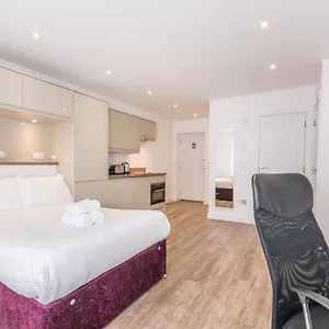 town-or-country-canute-studio.bournemouth-hotels.org/